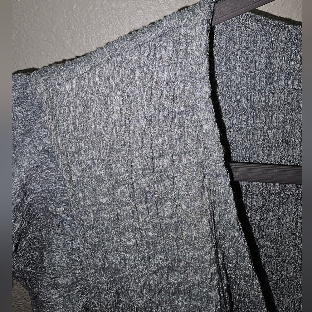 Green Ruffled Women's Top - Picture 3 of 4